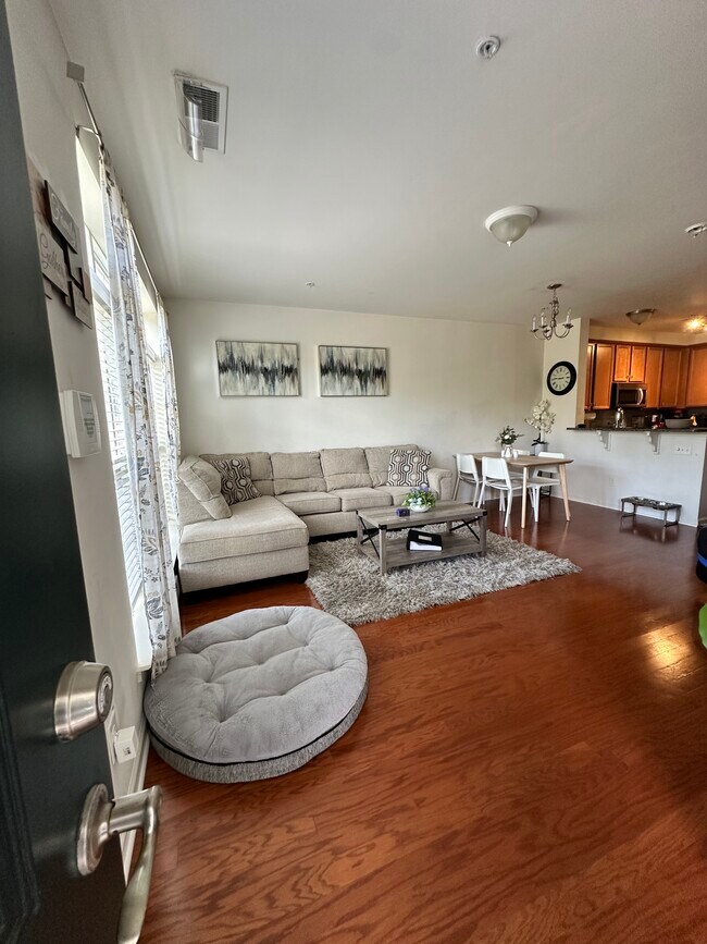 Foto del edificio - 3017 Chesapeake Dr