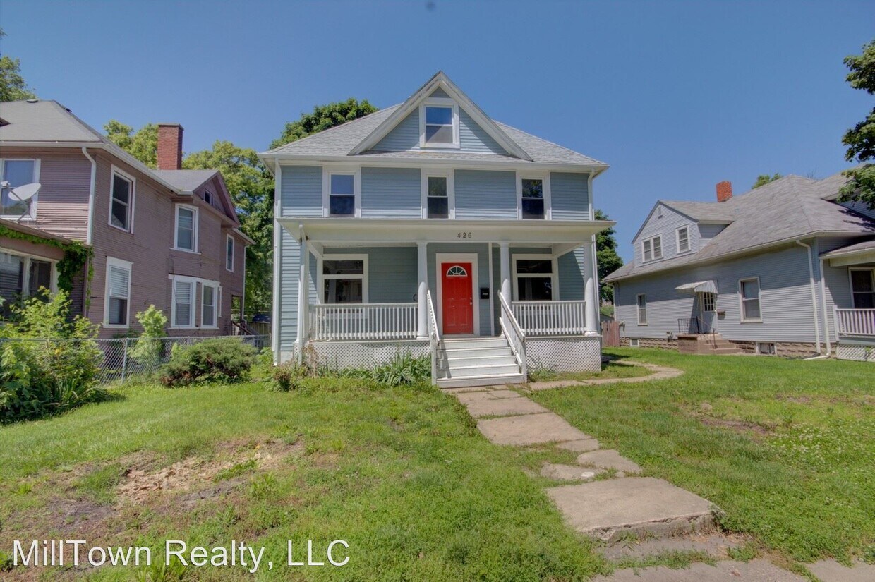 Primary Photo - 426 W 17th St