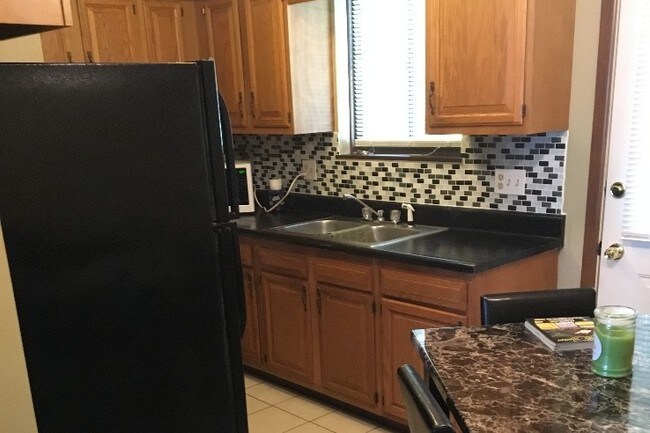 Kitchen - 153 Palomino Dr
