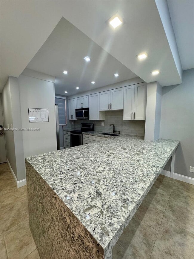 Building Photo - 8437 Forest Hills Dr