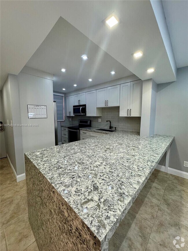 Building Photo - 8437 Forest Hills Dr