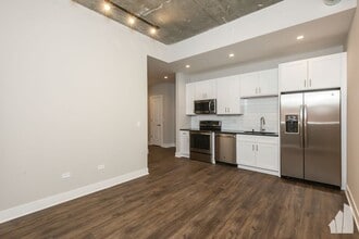 Building Photo - 3833 N Broadway