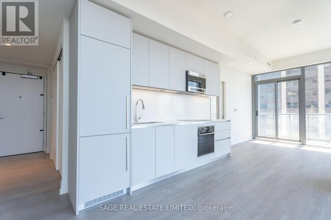 Building Photo - 8 Cumberland St