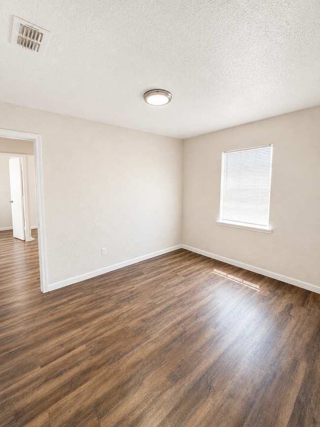Building Photo - 4215-35th Street