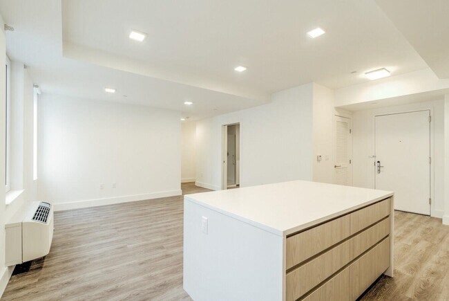 Building Photo - 477 Broadway