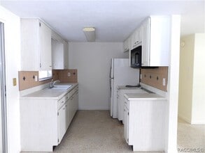 Building Photo - 8 E Golden St
