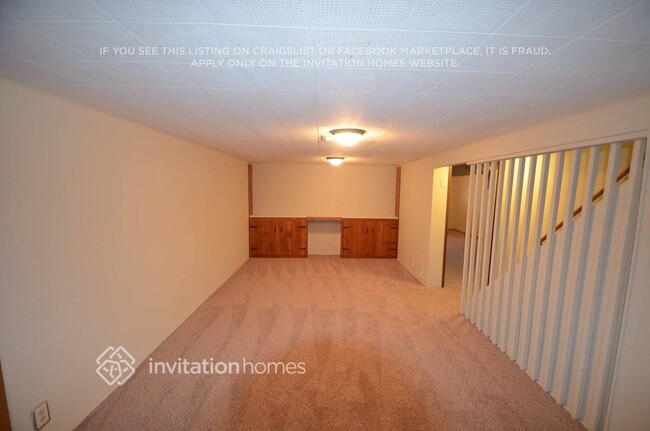 Building Photo - 1 E 94th St
