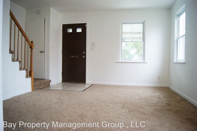 Foto del edificio - 3 br, 1.5 bath House - 44 Berkshire Road