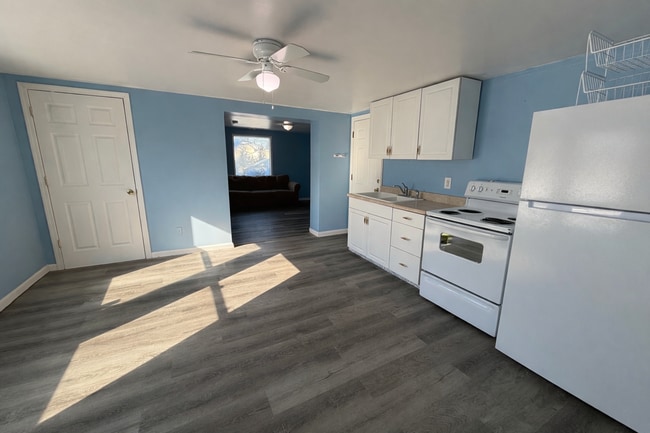 Building Photo - 145 Harris St