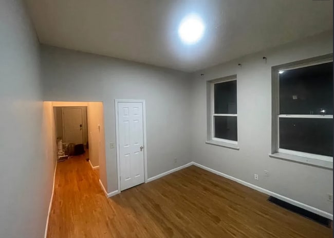 Photo - Spacious First-Floor Studio Near Incline District — Updated Kitchen, Tall Ceilings, W/D Hookups Apartment