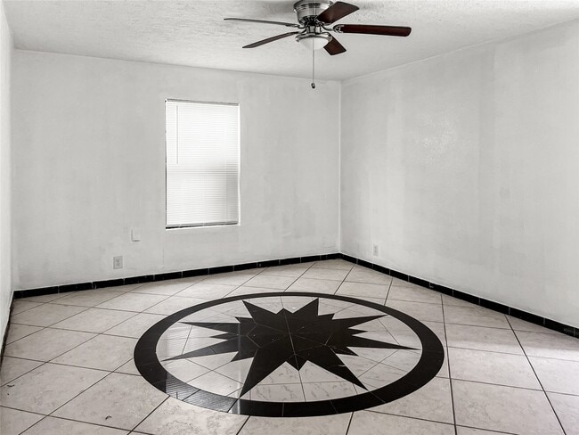 Building Photo - 4803 Robertson St