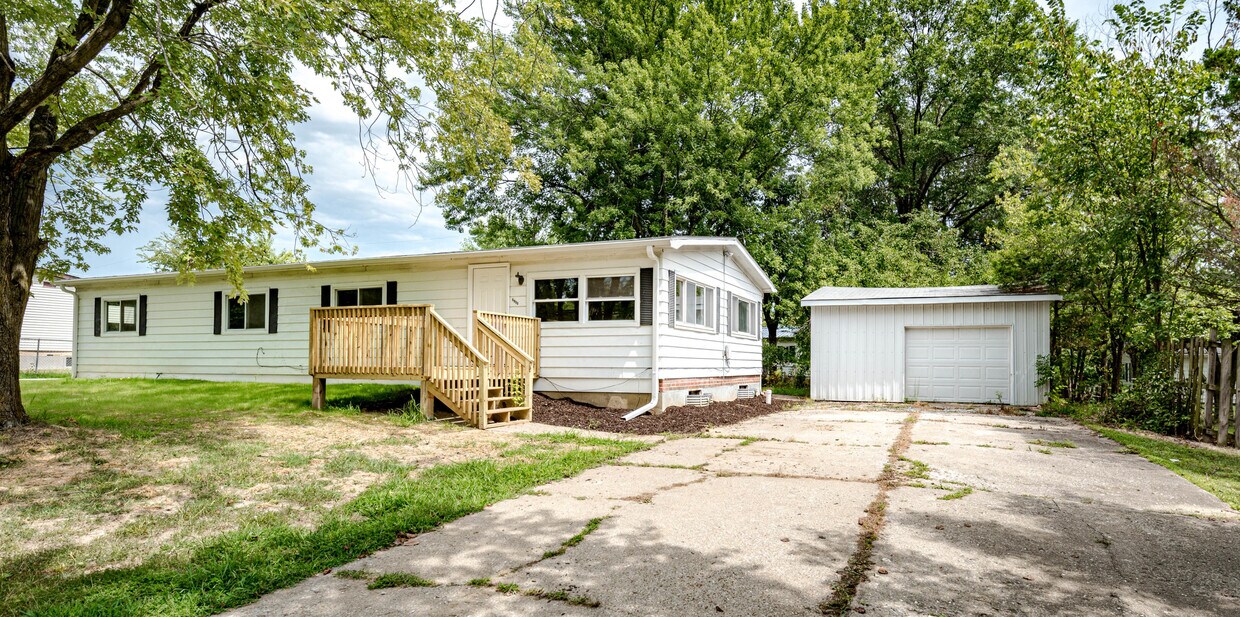 Primary Photo - 6900 N Hwy Vv