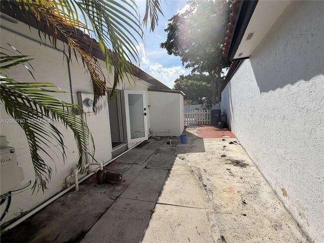 Photo - 17843 NW 63rd Ct Front Unit Apartment