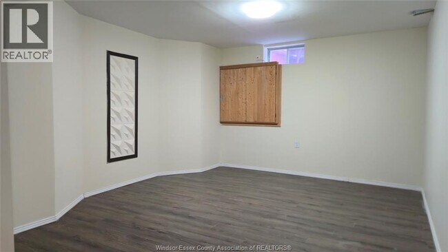 Photo du bâtiment - 135 WINCLARE Dr