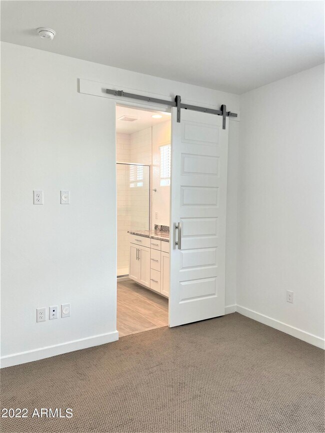 Foto del edificio - 4100 S Pinelake Way