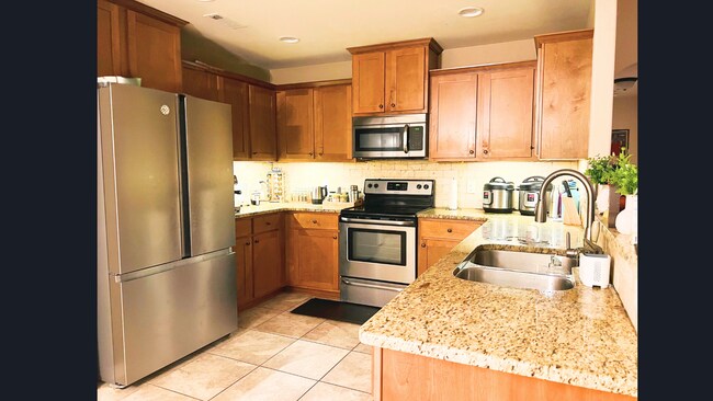 Building Photo - 402 SW Arch St