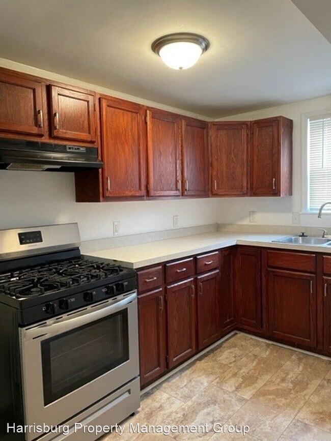 Building Photo - 3 br, 1 bath House - 393 Hale Ave