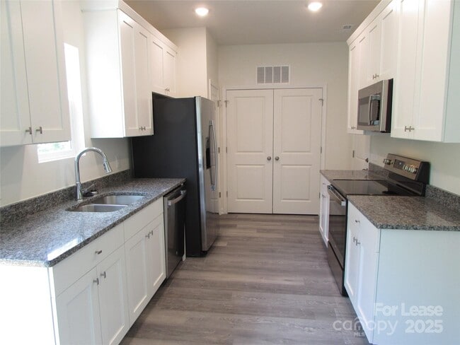 Foto del edificio - 133 Slate Dr