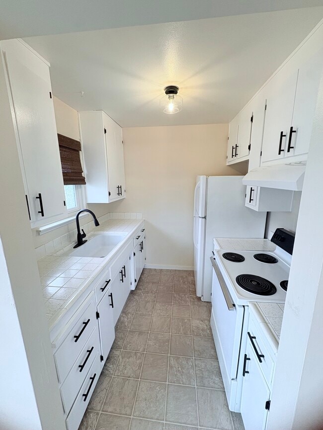 Building Photo - 6529 Greenback Ln