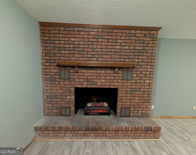 Building Photo - 96 Glencrest Dr