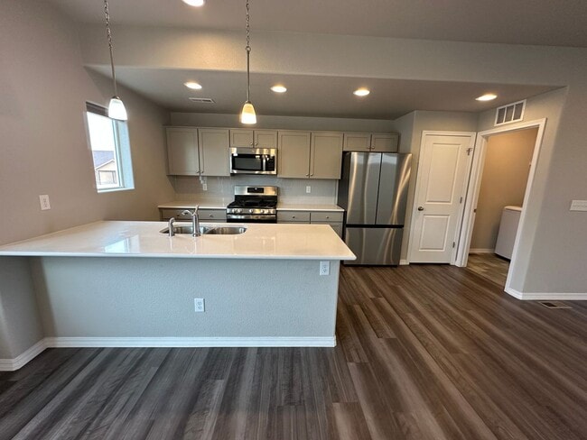 Building Photo - Charming 3 Bed 3 Bath House!!!