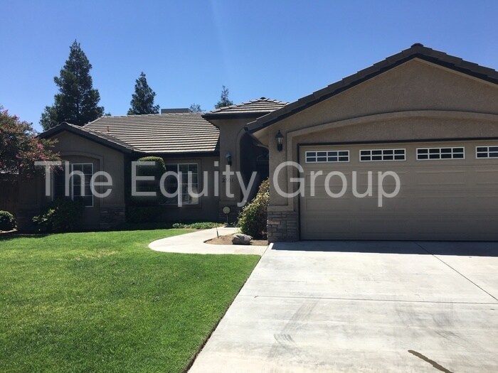 Primary Photo - 2301 E Evergreen Ave
