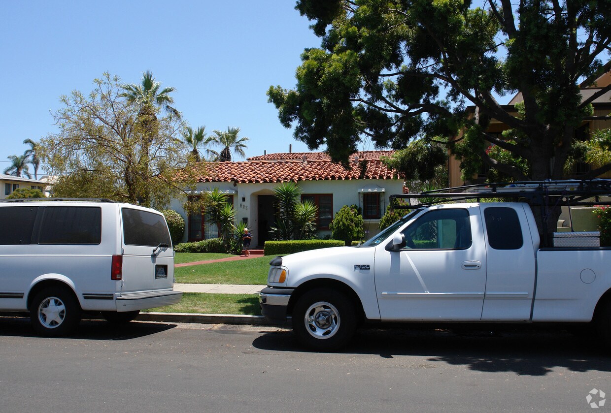 Building Photo - Casa De Anza