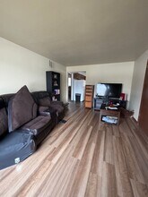 Building Photo - 102 S Midpark Dr