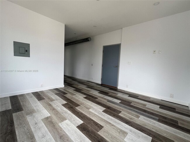 Building Photo - 1814 SW 22nd Ave