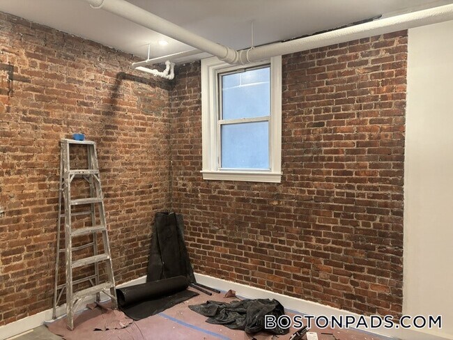 Building Photo - 109 Peterborough St