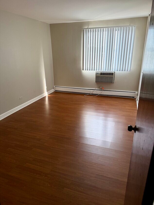 Foto del edificio - 5306 N Cumberland Ave