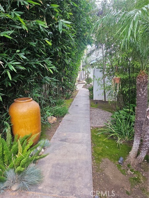 Building Photo - 4501 E 4th St