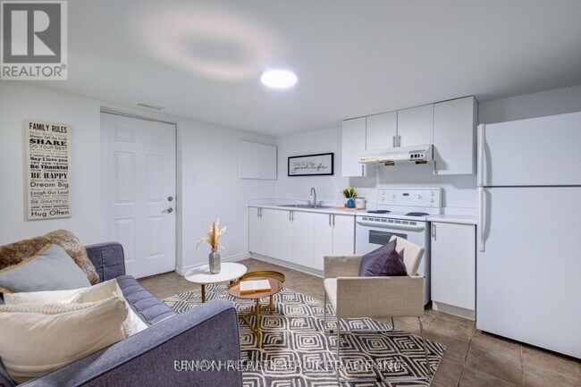 Photo du bâtiment - 533 Victoria Park Ave