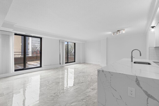 Foto del edificio - 3 Washington Cir NW