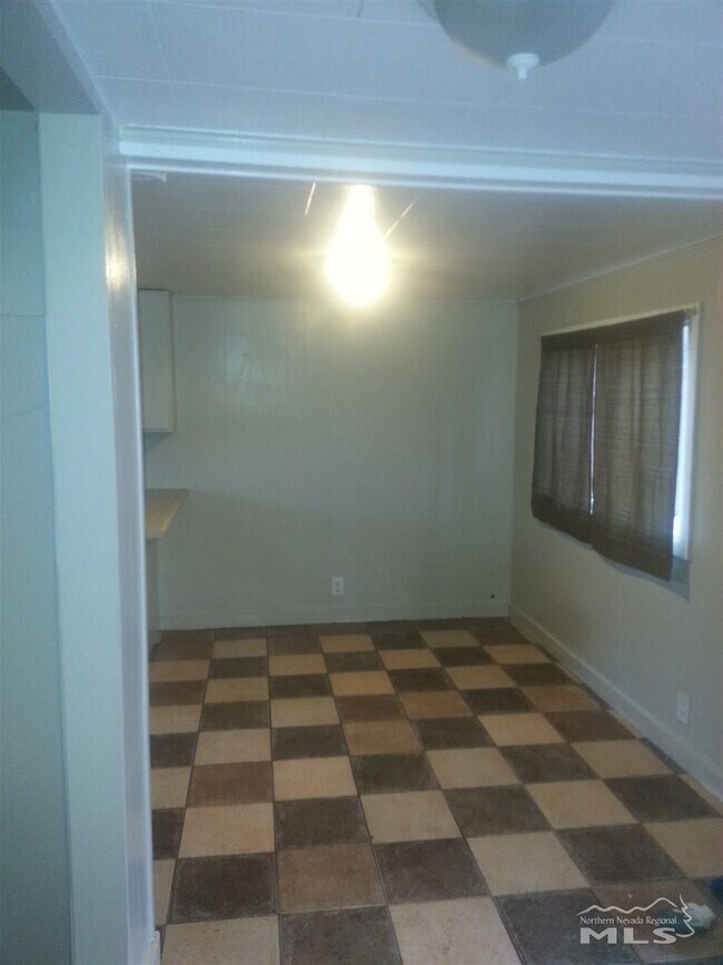 Building Photo - 1420 Chris Ln