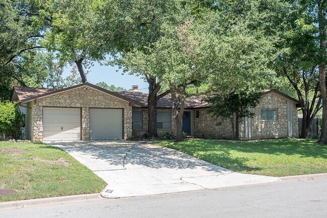 Foto del edificio - 2902 Silverleaf Dr