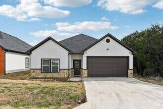 Building Photo - 744 E Bluebonnet Dr