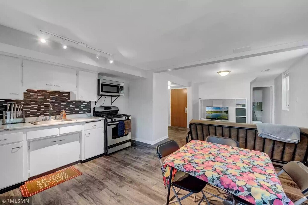 Foto principal - 3624 Columbus Ave.