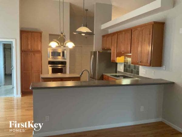 Building Photo - 2 Stonecroft Ct