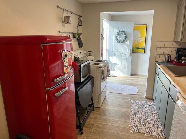 Foto del edificio - WIRED - West Plaza Condo, LLC