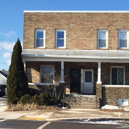 Foto principal - 370 S Poplar St