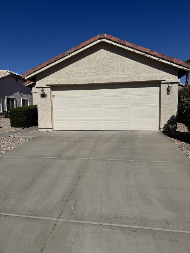 Primary Photo - 23150 W Lasso Ln