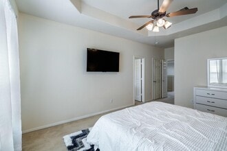 Building Photo - 3210 Clearview Cir