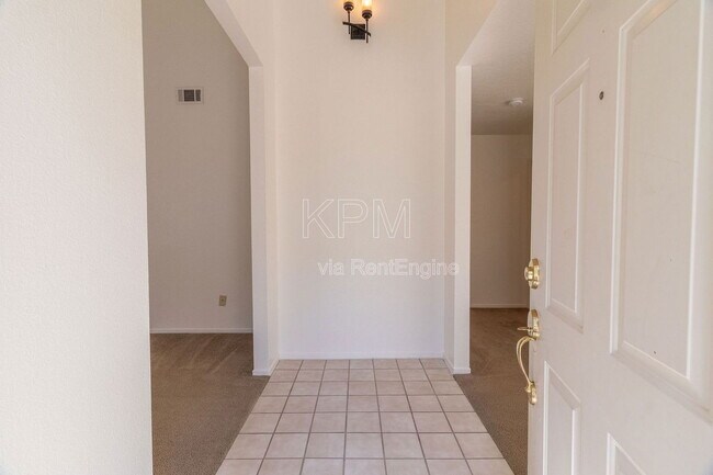 Foto del edificio - 2930 Driftwood Pl