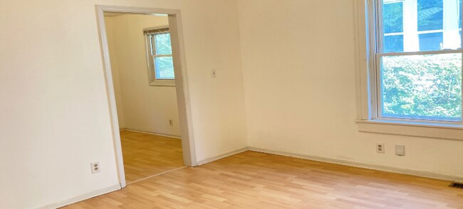 Building Photo - 201 E Caldwell Ave