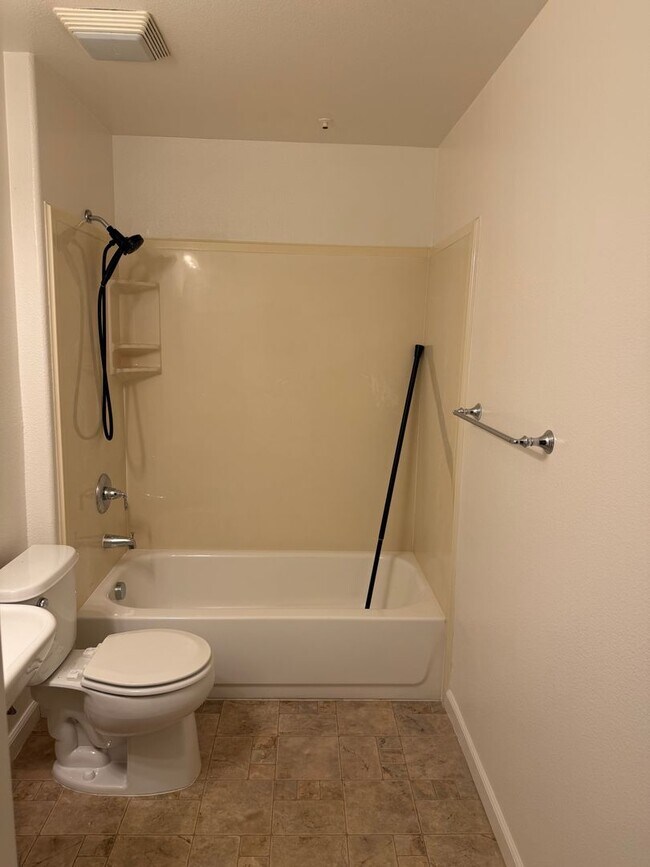Foto del edificio - 1360 Shady Ln