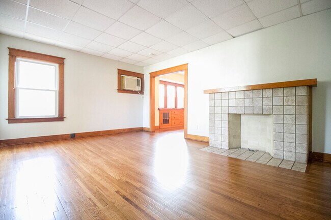 Foto del edificio - 4129 N Lockwood Ave
