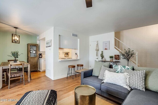 Building Photo - 7906 E Keim Dr