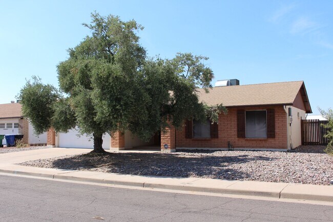 Foto del edificio - Central Mesa - No HOA with 3 bedrooms