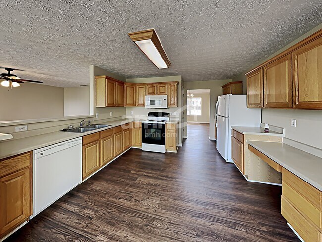 Building Photo - 714 Baskins Cir